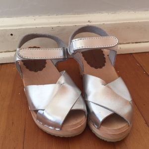 Hanna Andersson clogs